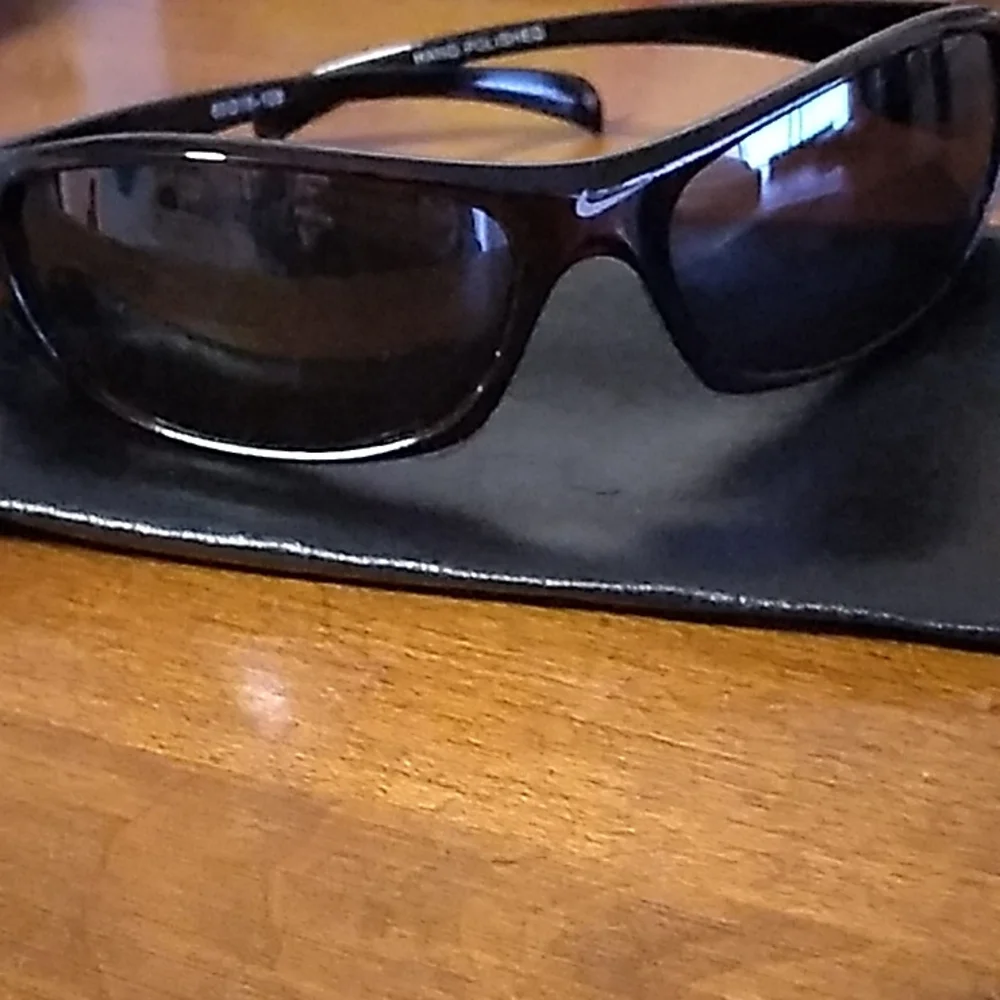 Nike sunglasses - Picture 2 of 4